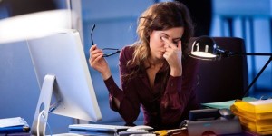 Cara mengatasi mata lelah akibat sering melihat komputer
